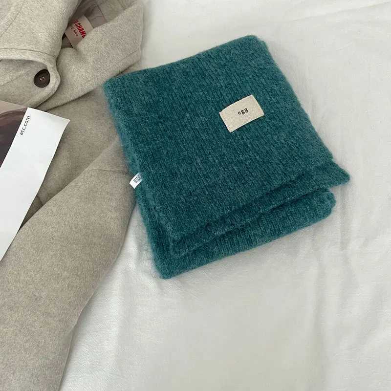 Warm cashmere scarf for women in winter thick and warm soft cashmere shawl bag Fem solid color knitted long scarf X241017