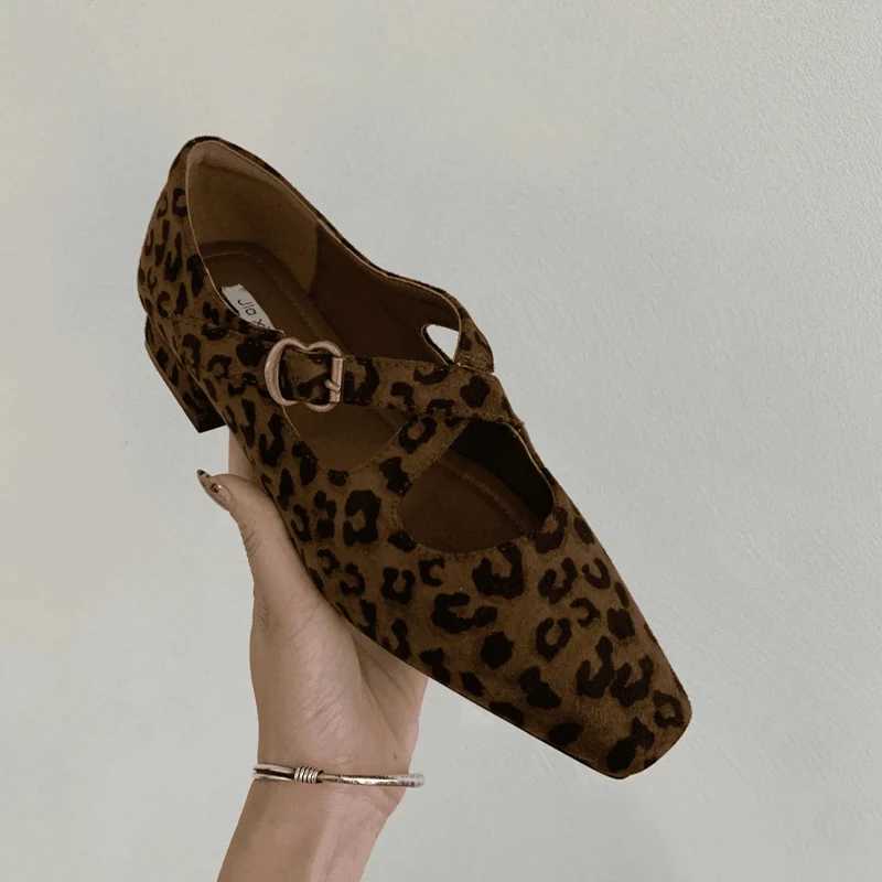 Leopard Women Chunky Shoes Pointed Toe Velvet Shallow Button Shoes Designer Womens Trend Casual New MUJI Comfortable Ballet Dance Shoes Y241017