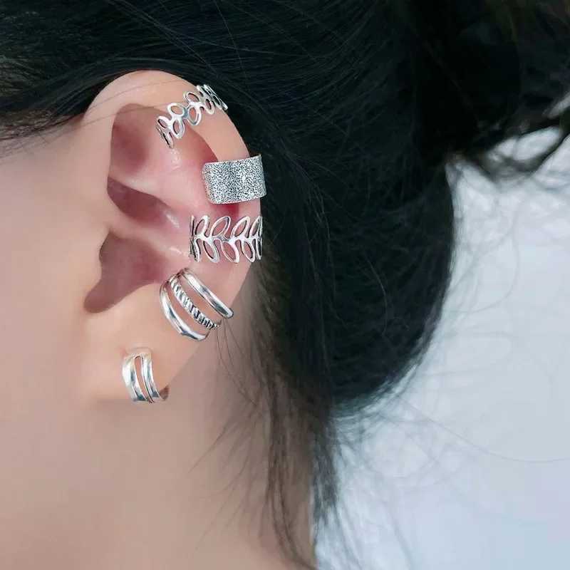 5 silver leaf clip earrings suitable for women creative and simple C-ear sleeves non perforated ear clip set trendy jewelry gifts W241017