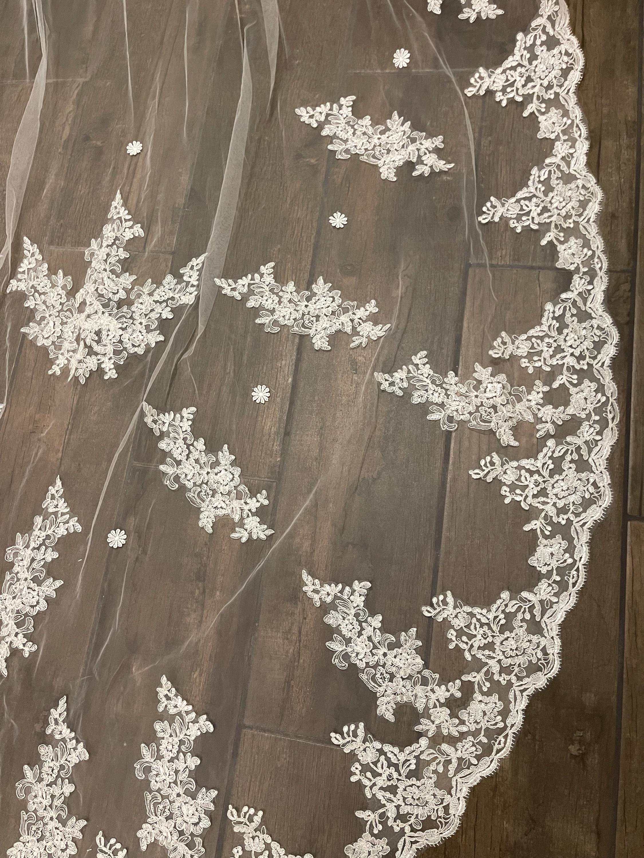 Vintage Wedding Veil Appliques Sequins One Layer Long Cathedral Length Veils Applique Edge Custom Made Bridal Accessories