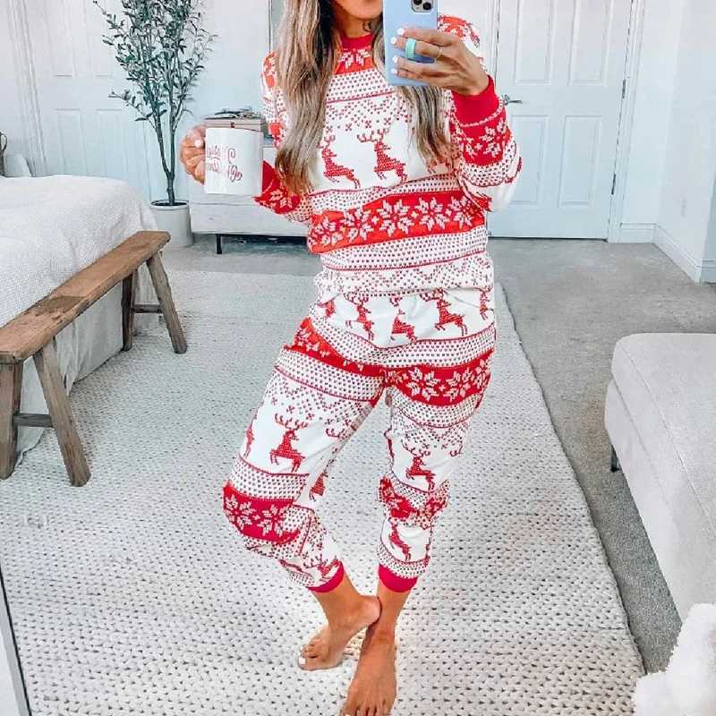 Merry Christmas 2024 Full Set Printed Pajamas Family Matching Set Mens and Girls Clothing Set Baby Diapers Pjs Christmas Appearance W241015