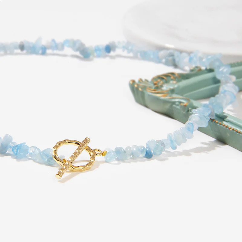 Bohemian treatment jewelry blue aquamarine necklace natural gravel chip bead necklace mens and womens suffocating fashion accessories 241017