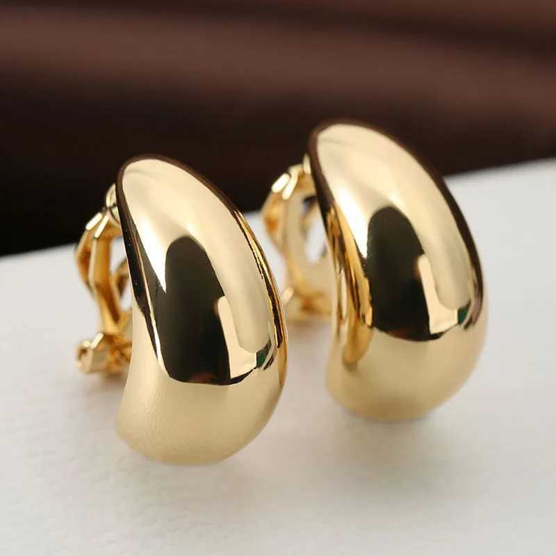 French luxury teardrop shaped ear clip without ear hole simple and smooth womens ear hole jewelry W241017