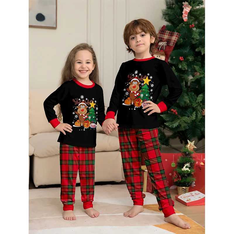 2025 Christmas Pajamas Family Clothing Matching Adult and Children News Christmas Pajama Clothing Set Baby Diapers Casual Pajamas Family Appearance W2