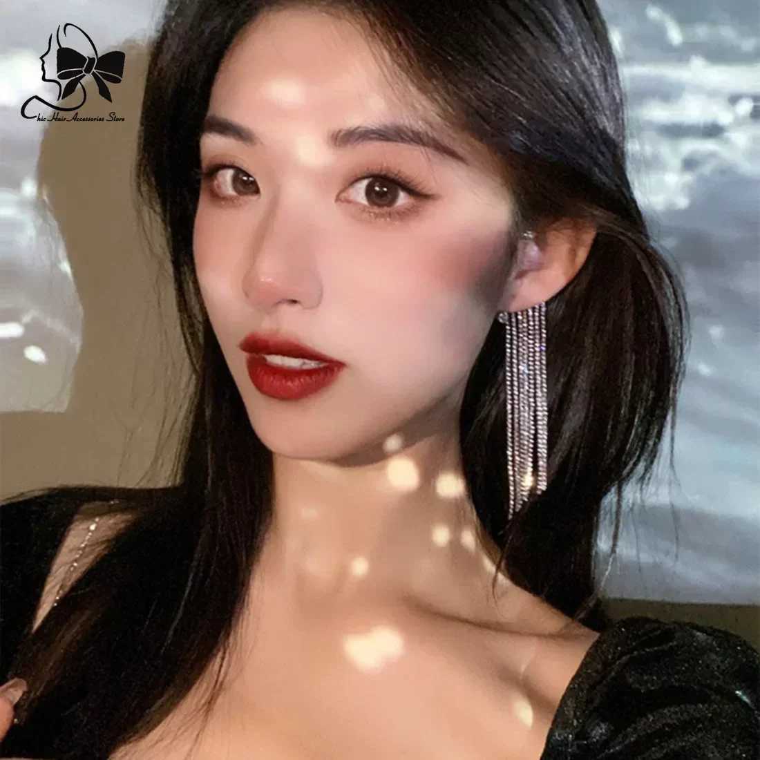 Fashionable shiny rhinestone earrings with long tassel crystal chain earrings cuff clip earrings womens non perforated party jewelry South Korea W2410