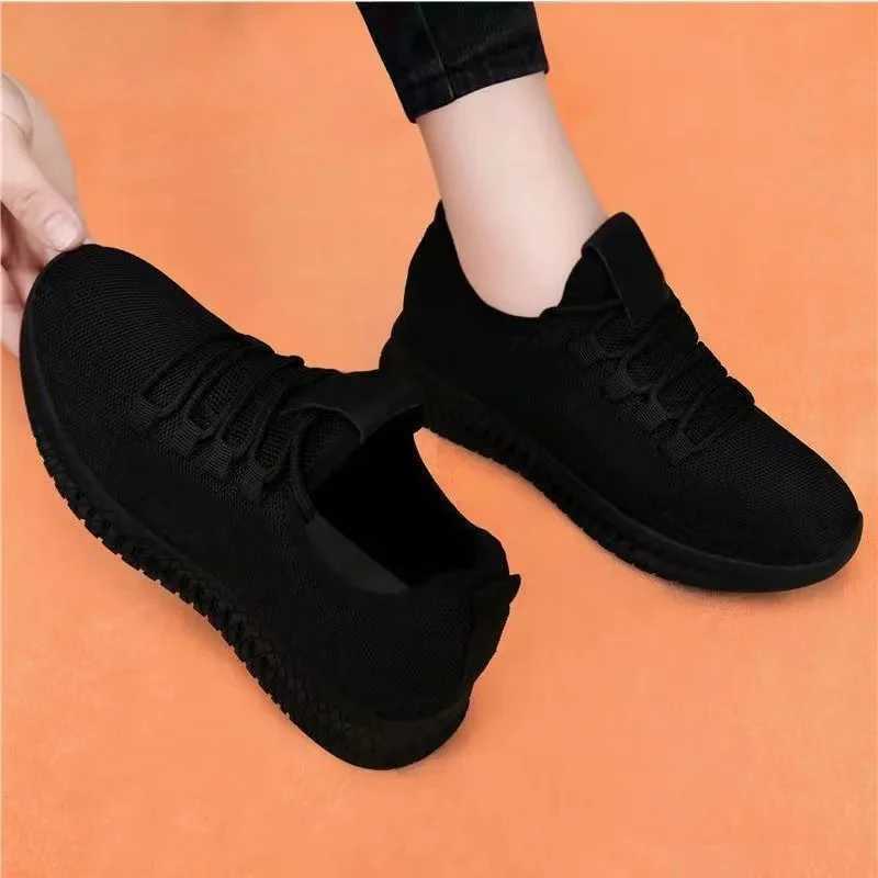 Womens breathable and anti slip platform fashionable new casual shoes Korean running shoes black sports shoes womens 2024 autumn Y241017