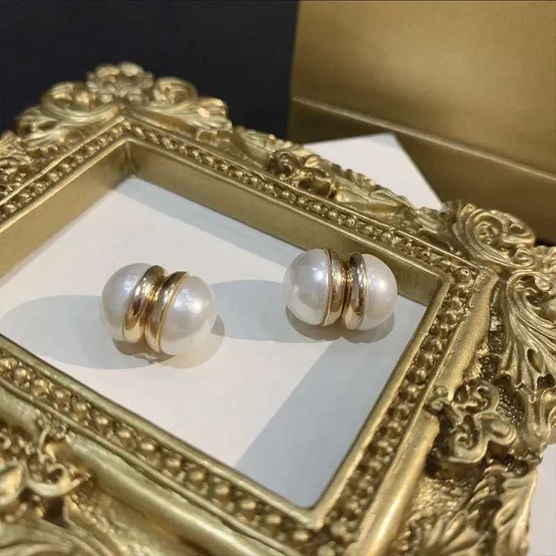 Korean fashion simulation womens magnetic pearl earrings new trend magnetic non perforated earring clip party jewelry W241017