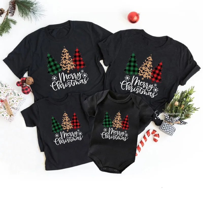 Merry Christmas Family Matching Clothes Mother Father Kids Tshirt Baby Rompers Cotton Look Year Outfits Gift 241017