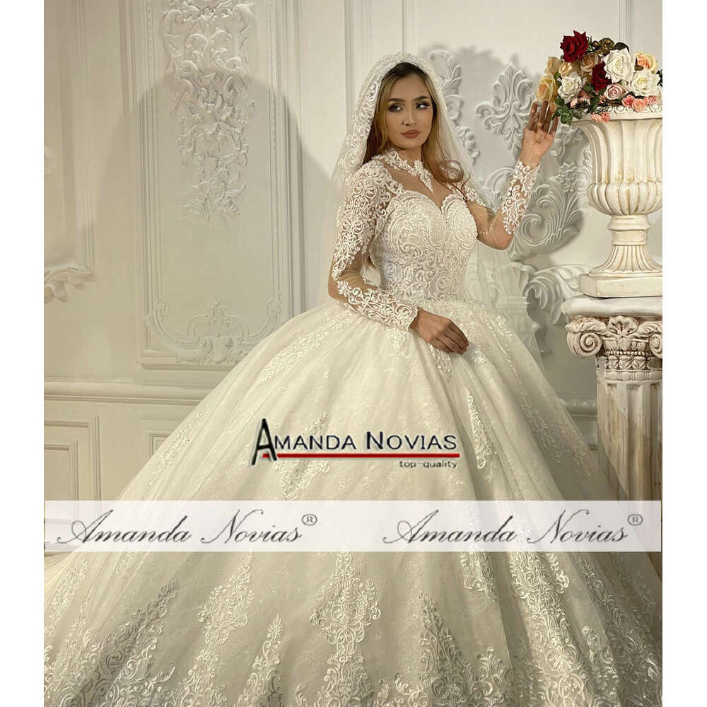 High Necke Elegant Lace Off White Wedding Dress