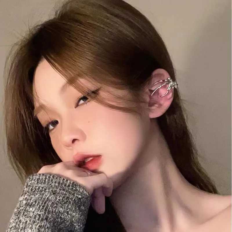Personalized design spider ear cuffs without perforations earrings 2023 fashion cool punk gothic unique metal ear clip W241017