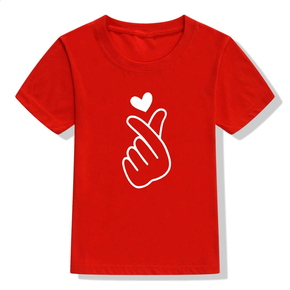Love Family Matching Clothing Mother Daughter Clothes Look Tshirt Son Outfits Casual Dad 241017