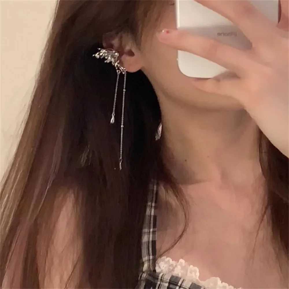 Kpop silver earrings fairy angel wings butterfly long tassel clip earrings suitable for female teenagers cool ear cuffs party jewelry W241017