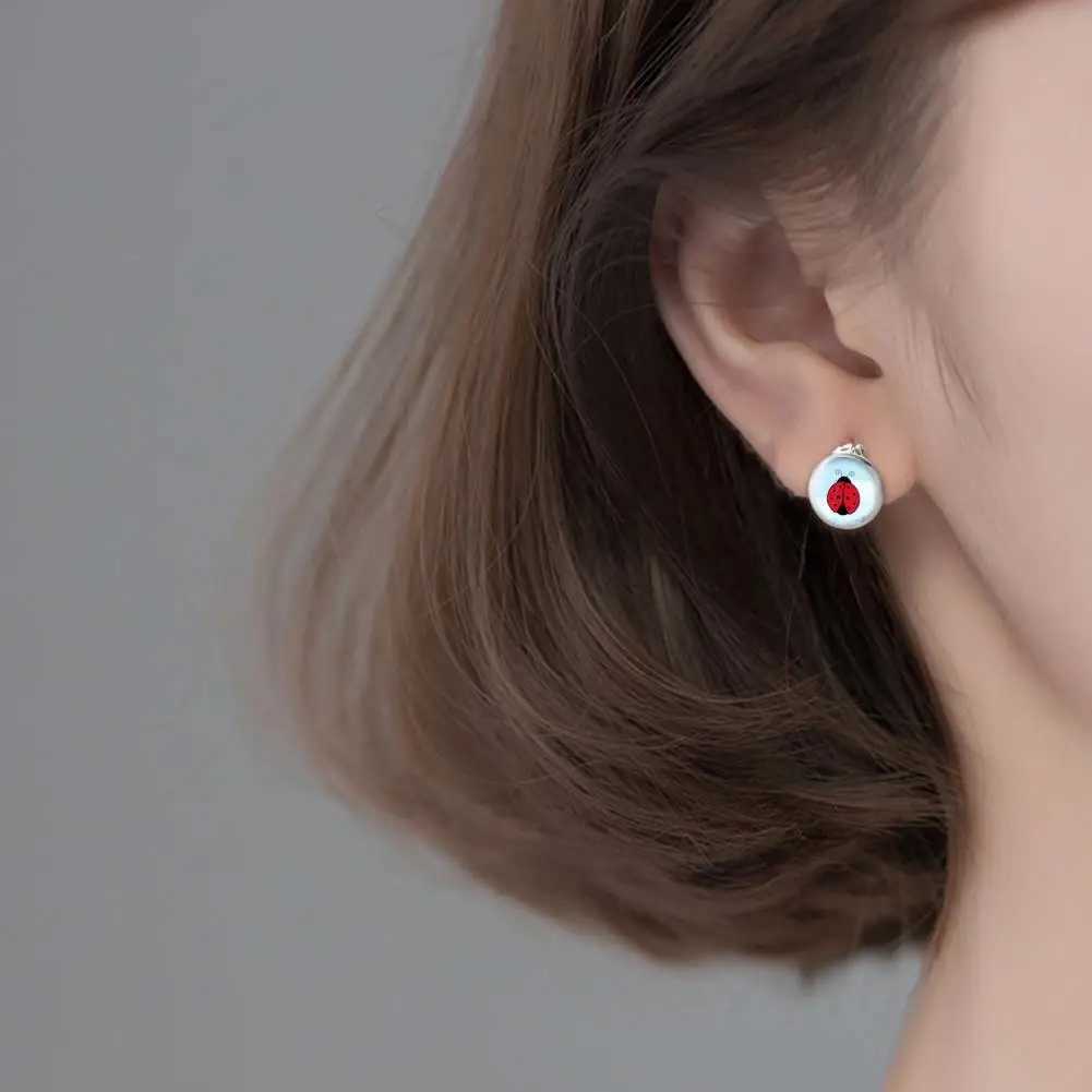 1 pair of fashionable womens clip earrings fully matched anime jewelry lightweight womens role-playing animal polka dot party earrings W241017