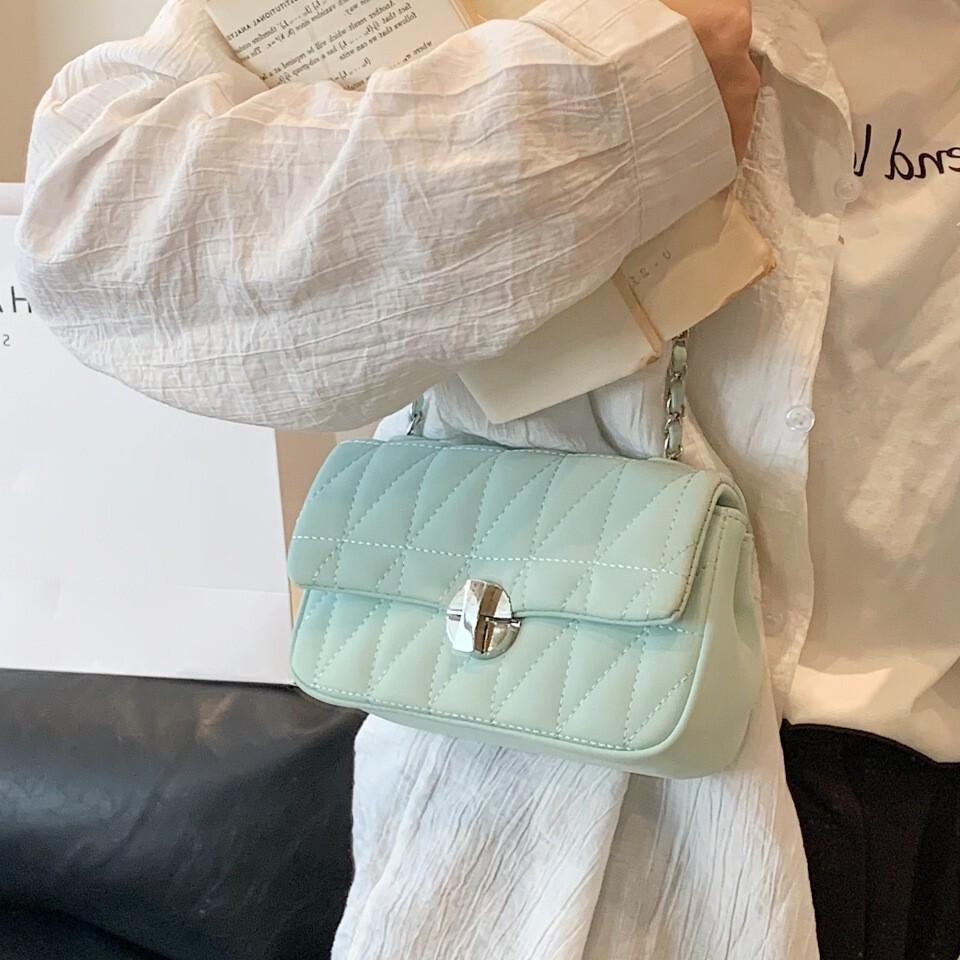 This year's popular bags for women new trendy fashion sense embroidered silver single shoulder crossbody small square bag