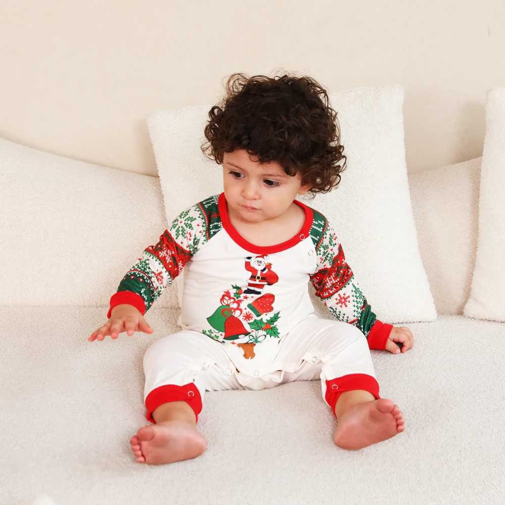 Christmas Gift 2024 New Full Set Printed Mom Daughter Dad Son Matching Set Soft and Cute Christmas Pajama Set Family Appearance Lounge Clothing W24101