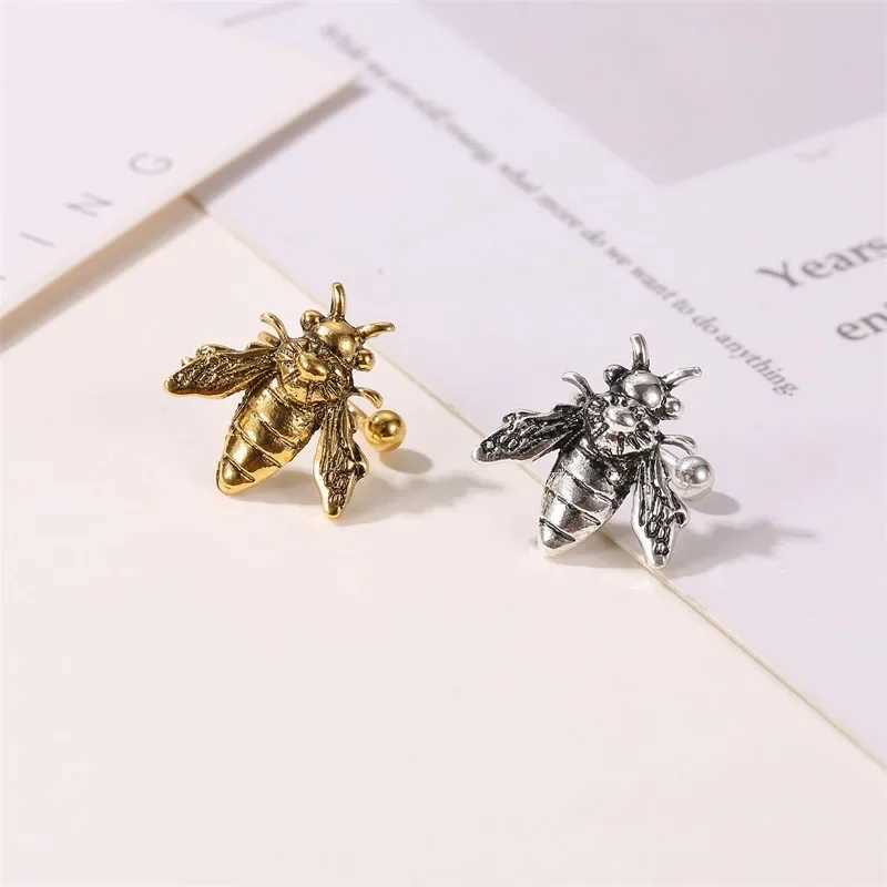 Creative and personalized retro ear clips old alloy bee earrings womens fashionable U-shaped single bag insect ear bone clips W241017