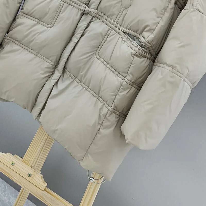 Women's Winter 2024 New Loose-Fit White Duck Down Coat Long Sleeves Warm Windproof Stylish Jacket Trendy