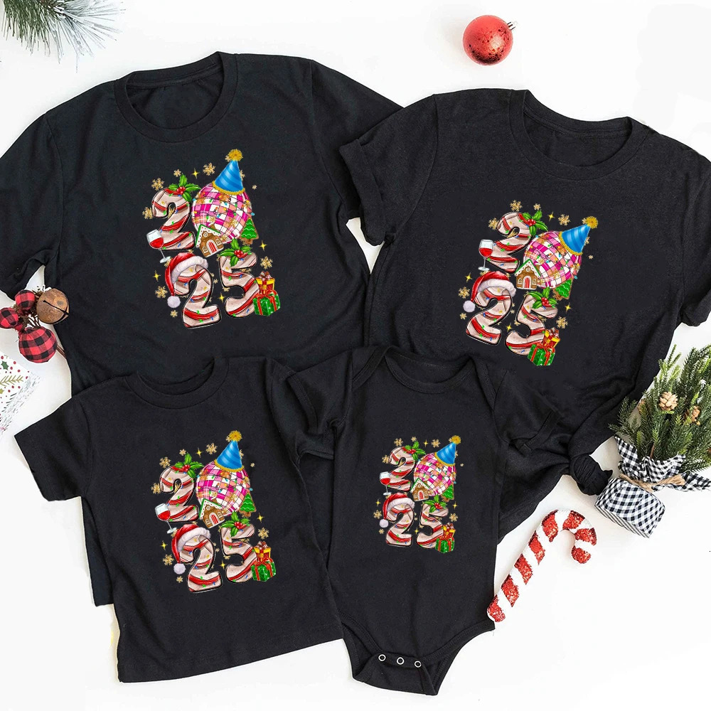 Happy Year 2025 Family Matching Outfits Xmas Mommy Daddy and Me Christmas TShirt Holiday Clothes 241017