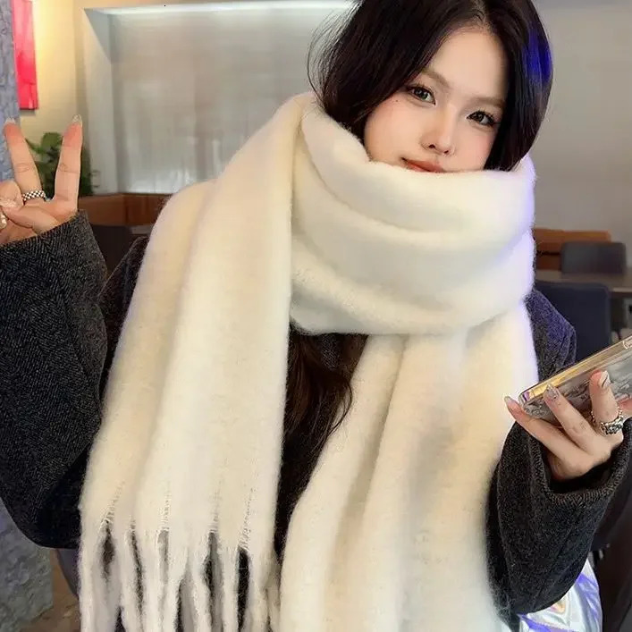 Thick solid color scarf womens winter item Korean winter student version shawl neck warm white 241017
