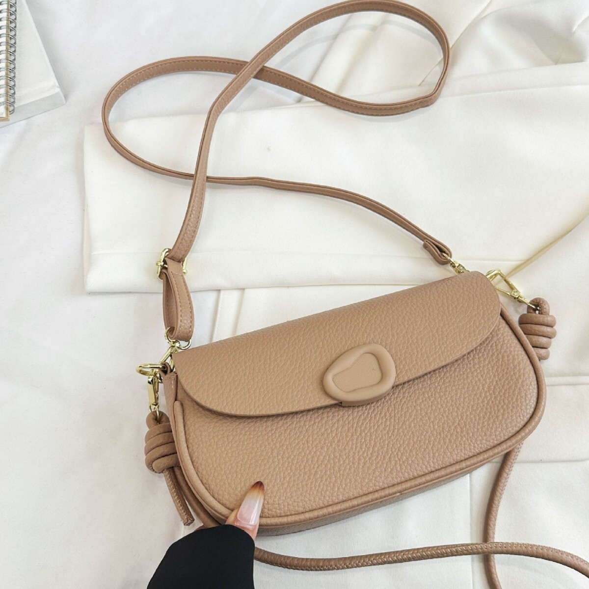 Underarm for women new versatile stylish shoulder with a high-end feel, simple and fashionable diagonal cross bag
