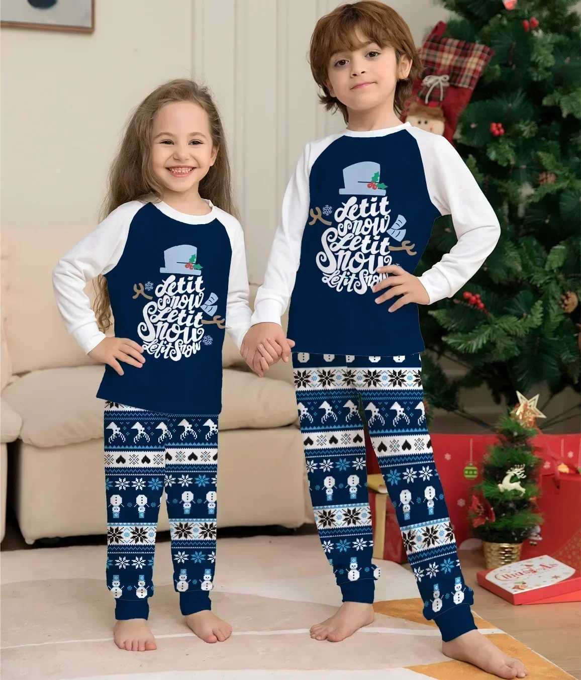Letter Print Christmas Family Pajamas Set Mother Father Kids Matching Outfits Cute and Soft 2-piece Set Baby Dog Romper Pjs Christmas Appearance W2410