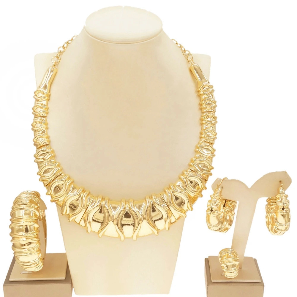 Fashion Dubai Gold Plated Women Jewelry Italian Style Big Necklace Banquet Festive Earrings Ring Accessories 241007