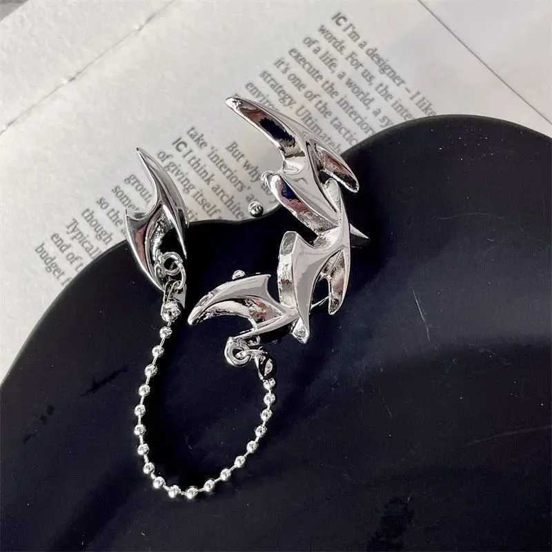 Tiktok Fashion Womens Cyberpunk Bead Chain Earrings Clip Earrings Fashion Personality Hip Hop Earrings Accessories W241017