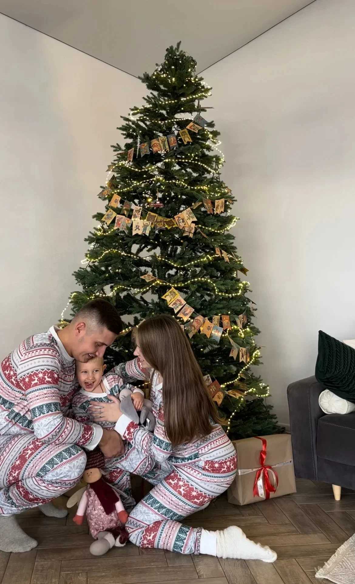 New 2024 Family Christmas Pajama Set Full Set Printed Matching Clothing Set Baby Hoodie Mother and Childrens Clothing Pajama Christmas Appearance W241
