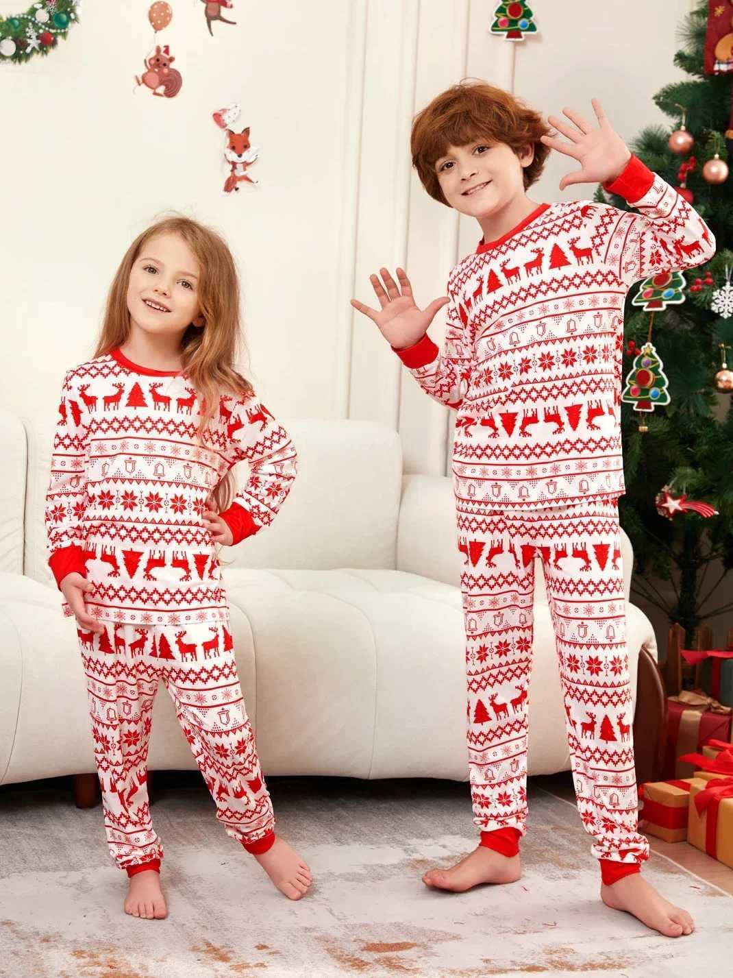 Winter 2024 Allover Print Christmas Pajama Set Adult and Children Matching Clothing Soft Pajamas Baby Dog Pjs Christmas Pajamas Home Appearance W24101