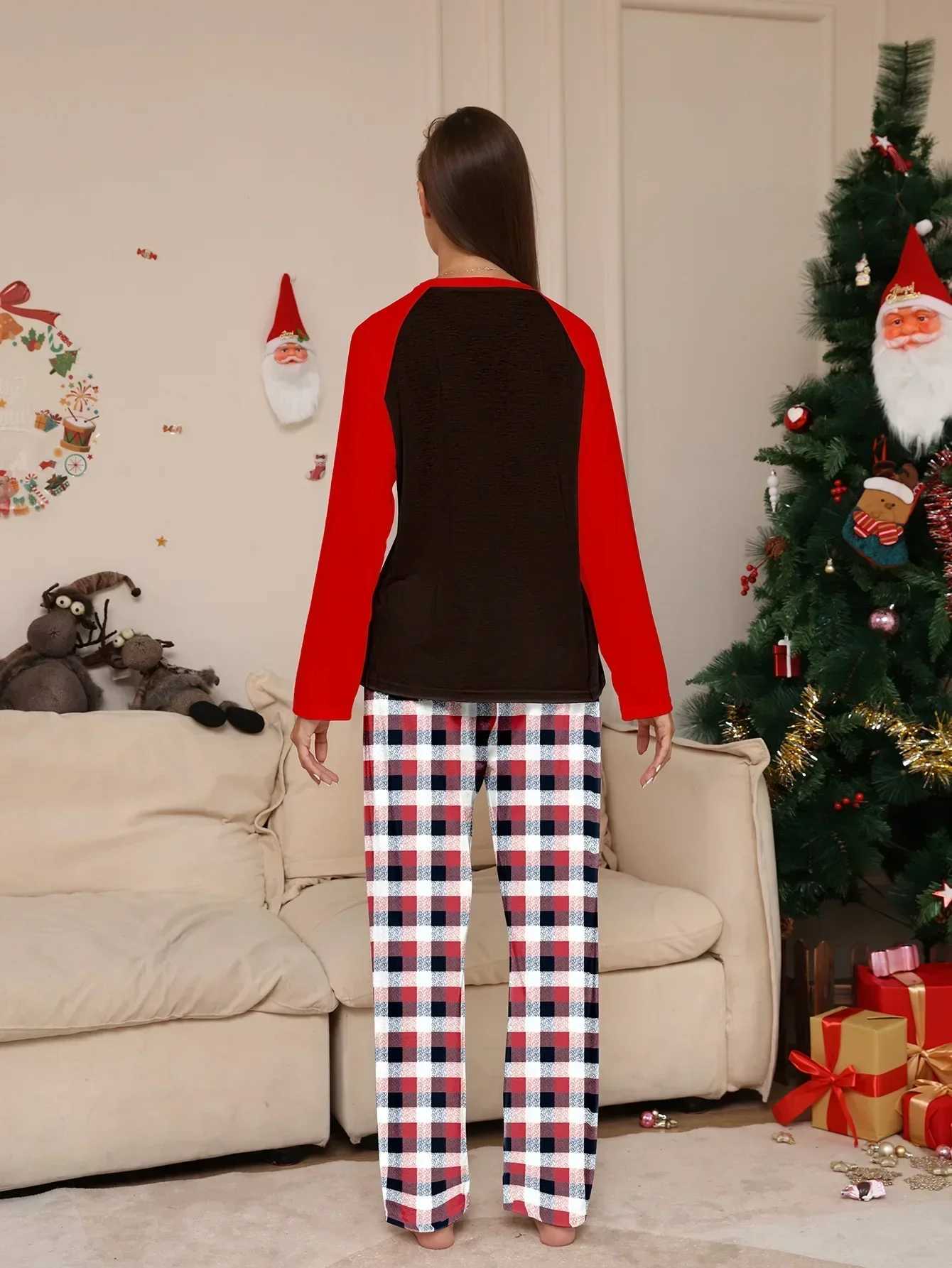 Merry Christmas Family Matching Set Santa Claus Printing Soft Pajama Set Mom Dad Children Clothing Set Holiday Clothing Christmas Appearance Pjs W2410