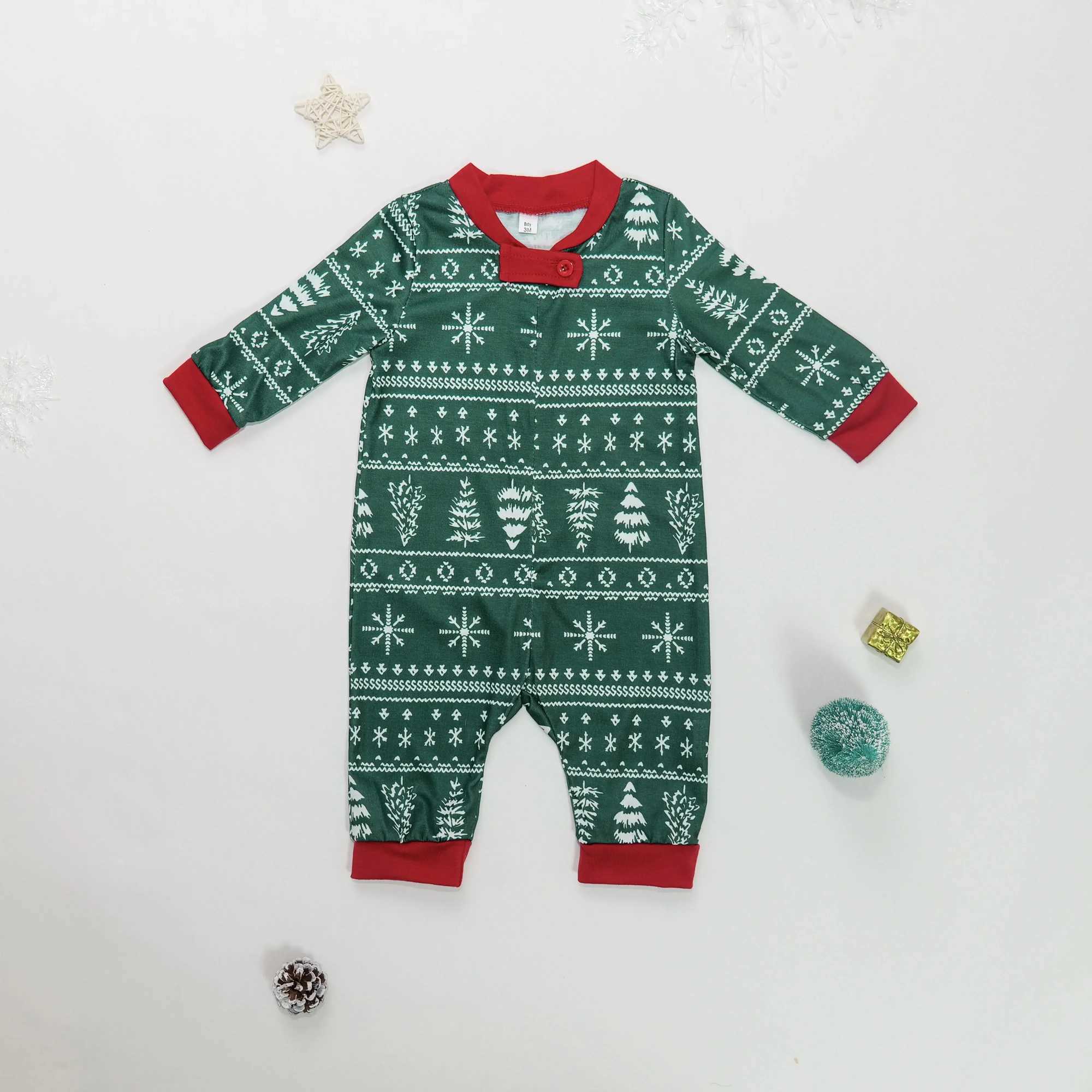 New winter 2024 full set printed pajamas set family baby jumpsuit Christmas matching set 2-piece set pajamas Christmas appearance W241015