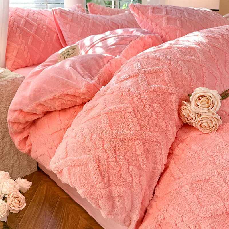 2024 NewTuff Velvet Milk Solid Color Single Quilt Cover Thickened Warm Duvet Fall and Winter Bedding for Two 180x220 220x240XJ241015
