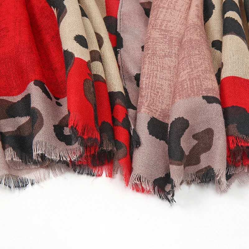 Versatile Cotton Leopard Scarf Wen Thin Brown Shawl Double Color Warm Shawl Fashion Cmuting Style X2410171