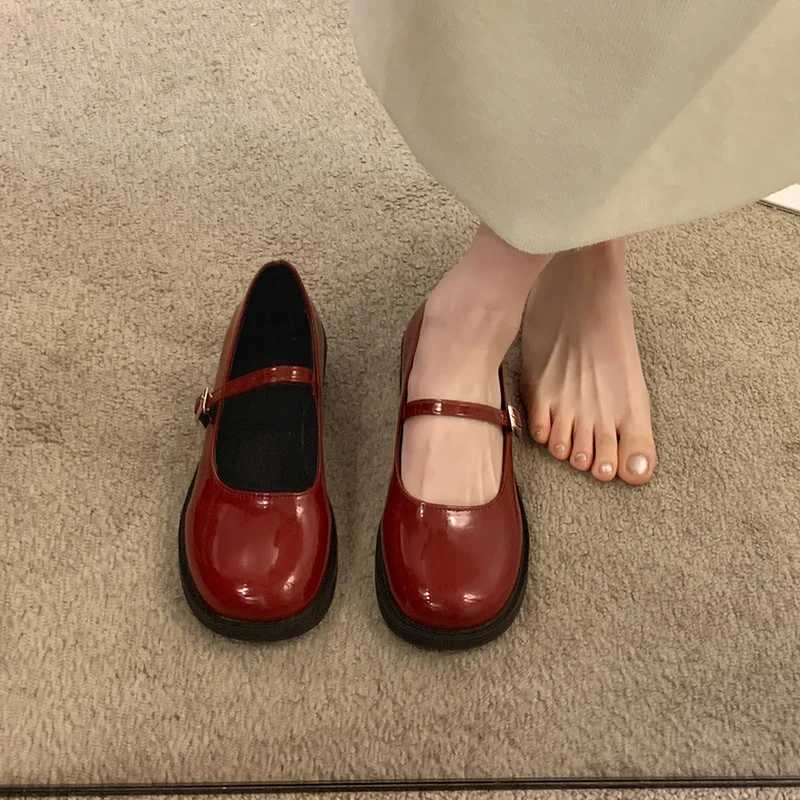 2024 New Womens Mary Jane Shoes Womens Fashion Elegant Shallow Love Button Shoes Womens Outdoor Academy Style Thick High Heels Y241017