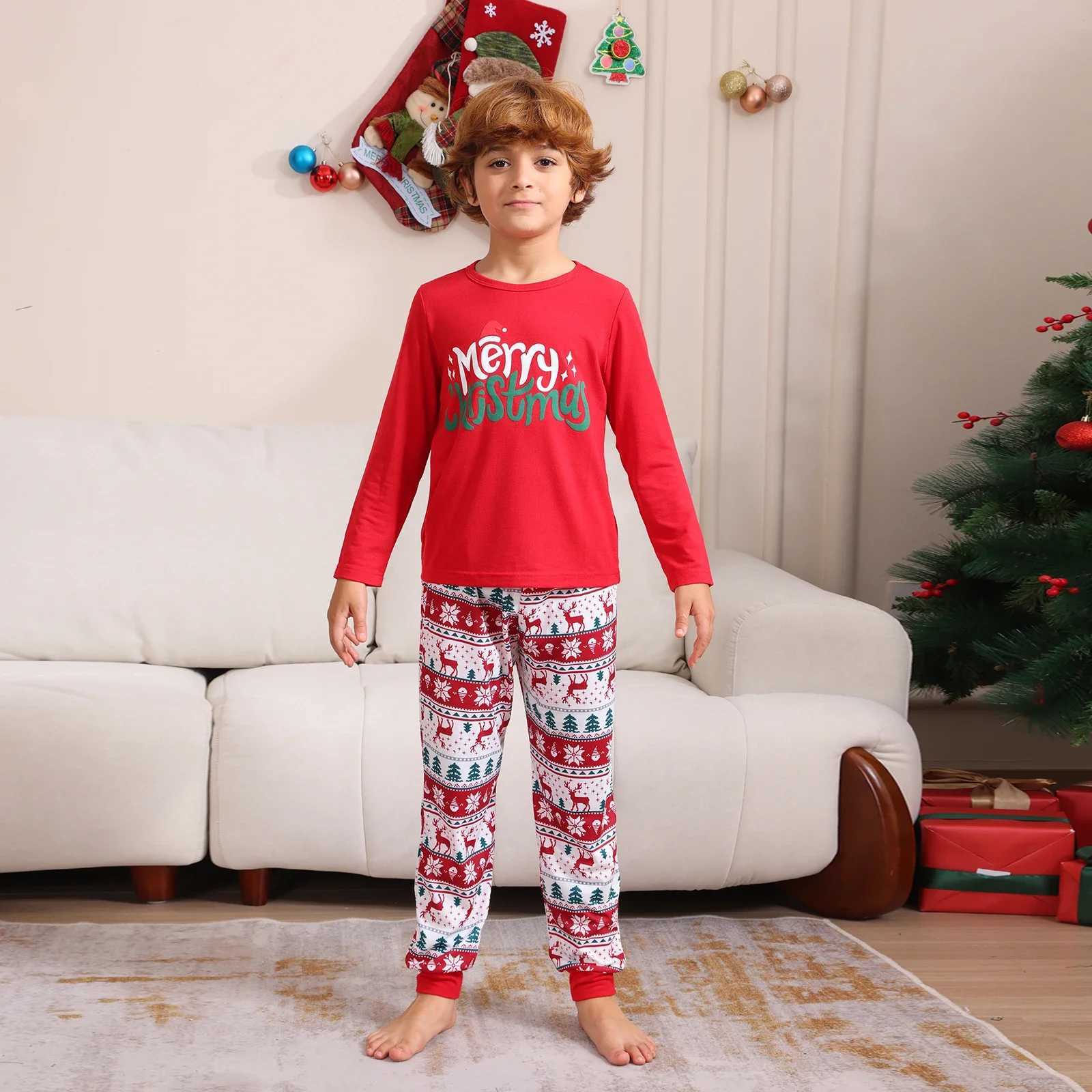 New 2024 Alphabet Printing Christmas Pajama Set for Mother Daughter Father Son Matching Set Soft Home Clothes 2-piece Set Pajama Home Appearance W2410