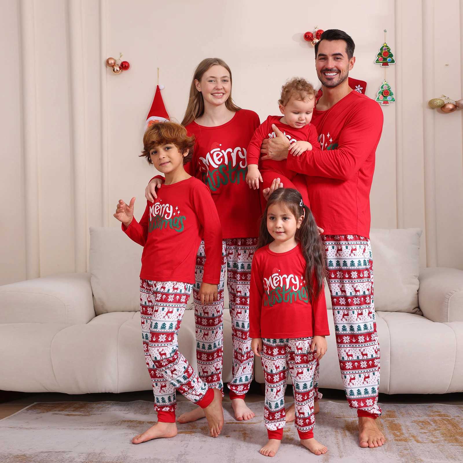 New 2024 Alphabet Printing Christmas Pajama Set for Mother Daughter Father Son Matching Set Soft Home Clothes 2-piece Set Pajama Home Appearance W2410