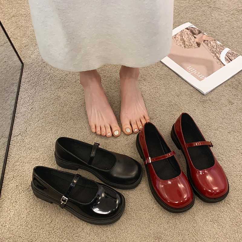 2024 New Womens Mary Jane Shoes Womens Fashion Elegant Shallow Love Button Shoes Womens Outdoor Academy Style Thick High Heels Y241017