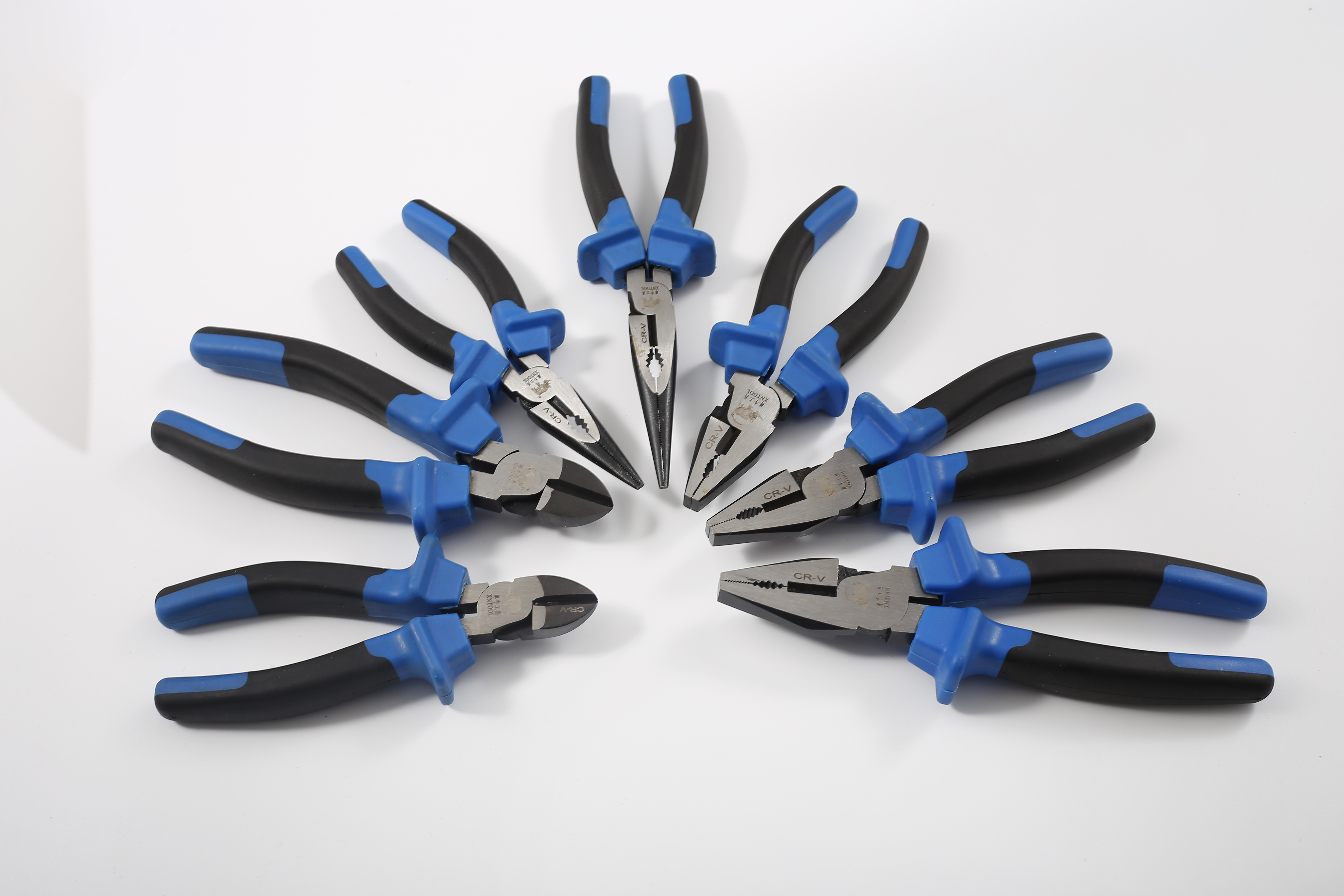 European eccentric labor-saving pliers with blue black handle surface blackened and polished for precision treatment