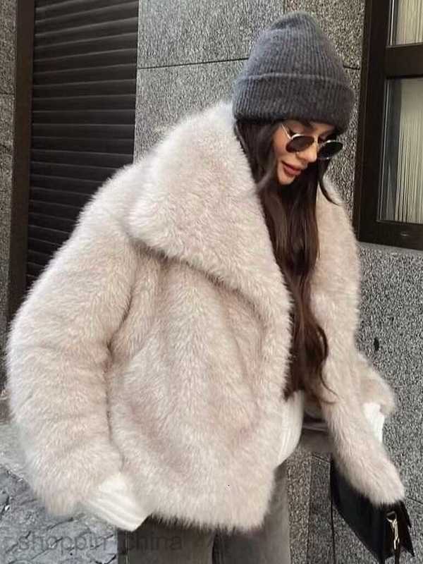 Women's Fur & Faux Fur Fashion jacket Coats Women's Winter New Celebrity Style Fashion Loose Artificial Fur Flip Collar Coat