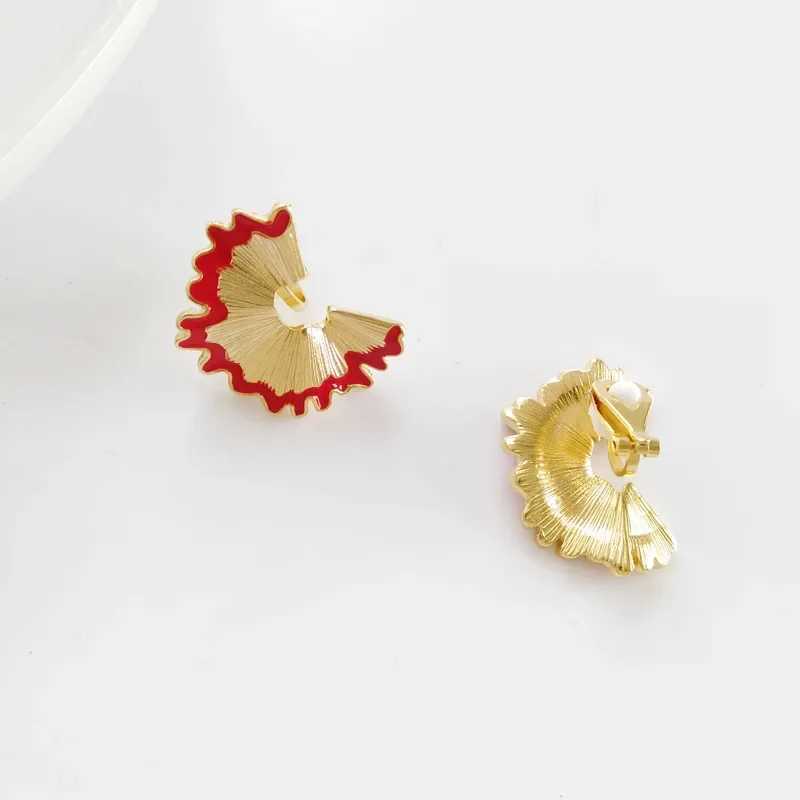 Korean Irregular Geometry Pencil Scraper Alloy Clip Earrings Non Perforated Jewelry Wholesale Funny Punk Ear Clip W241017