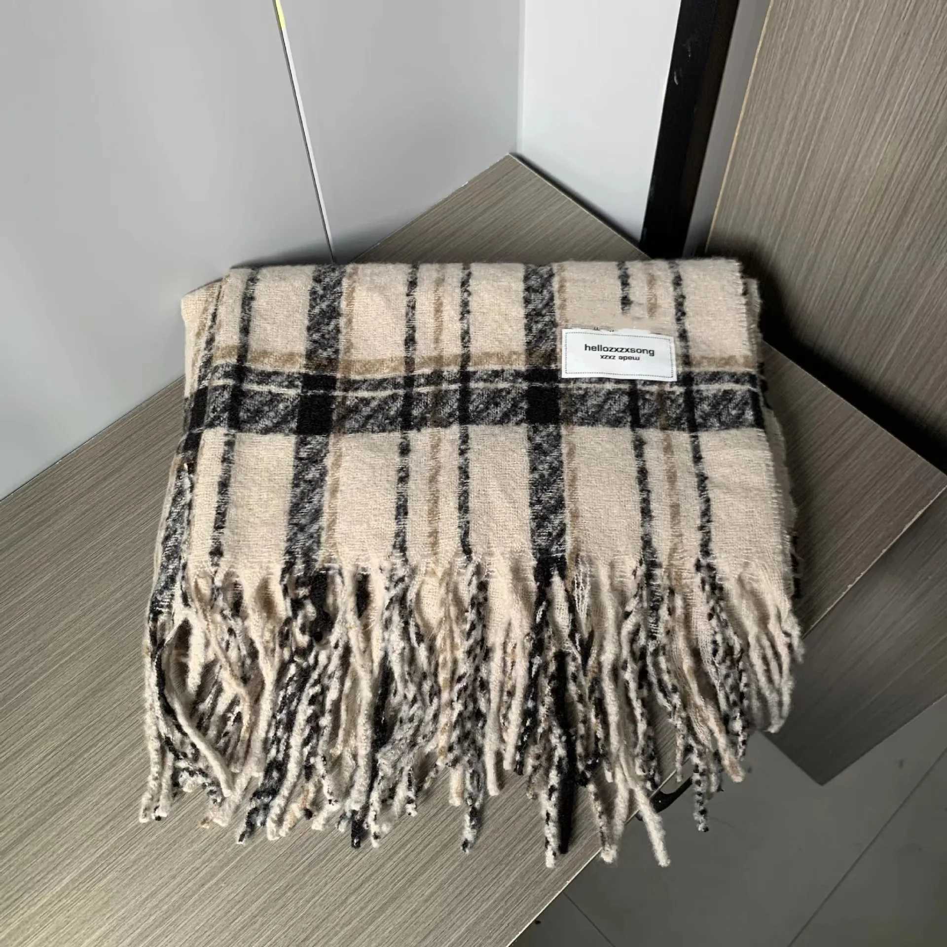 Scarf Lady Christmas Winter New Year Atmosphere Red Plaid with Thick Fringe Warm Student Retro Something Senior X241017