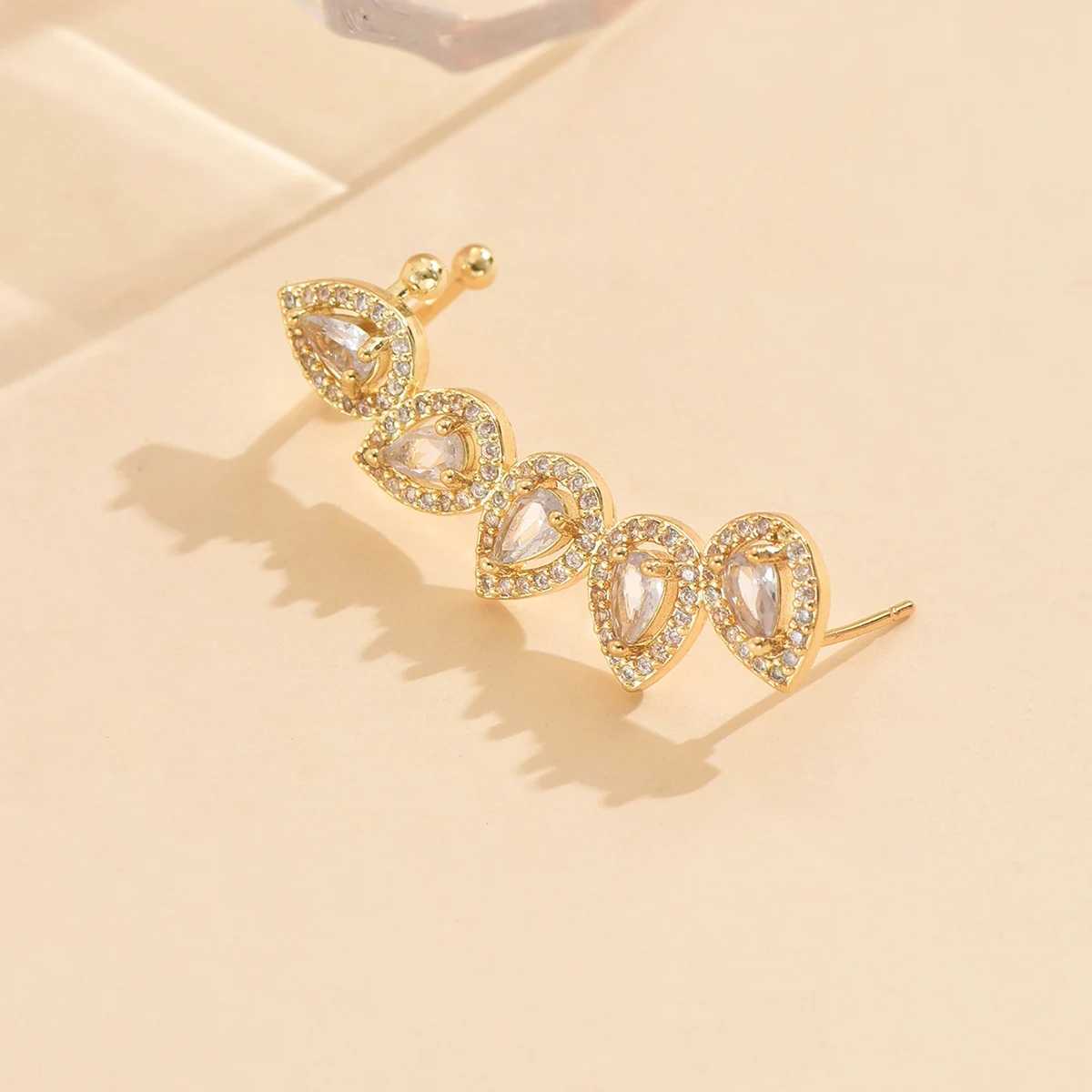 Zhongwei Fashion Charm Zircon Earrings Cufflinks Womens Fake Perforated Bone C-shaped Jewelry Accessories Wholesale W241017