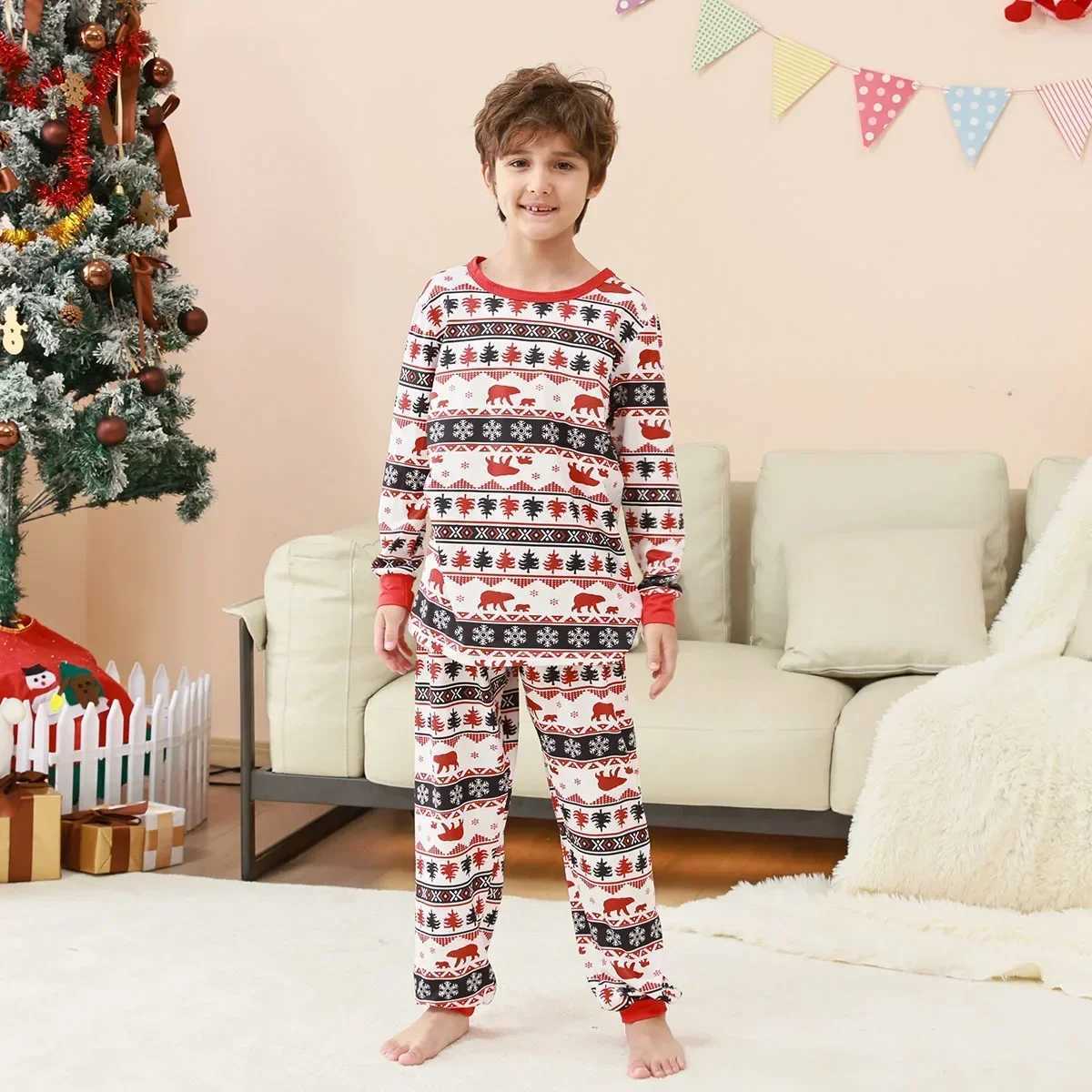 New Family Clothing Set Fully Printed Christmas Pajamas Soft and Warm Pajamas for Adults and Children Matching Clothing for Boys and Girls Pjs W241015