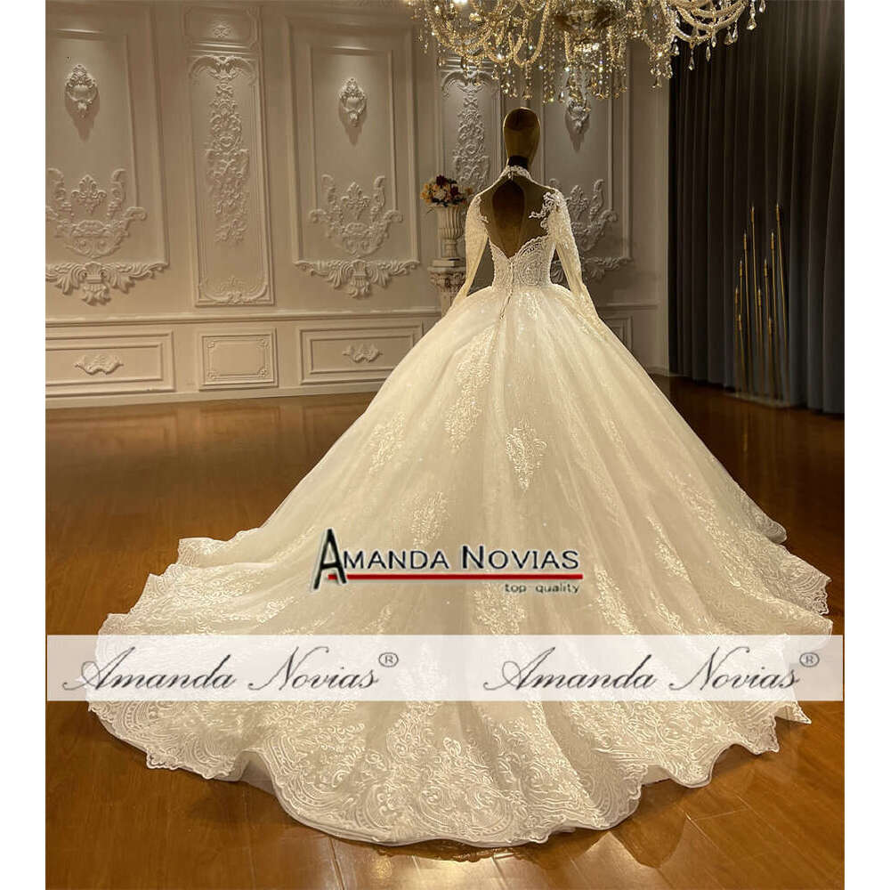 High Necke Elegant Lace Off White Wedding Dress