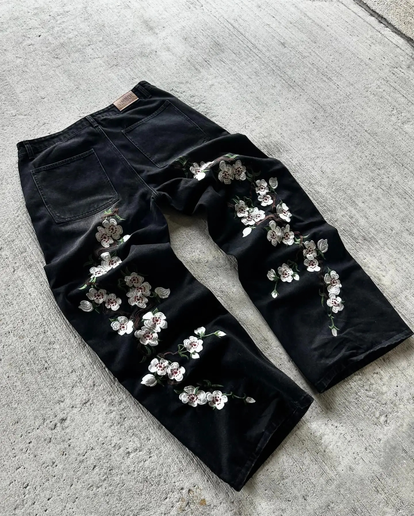 Black Baggy White Cherry Blossoms Print Jeans Y2k Retro Multiple Pockets Straight Wide Leg Denim Pants Men Women Rock Streetwear 241017