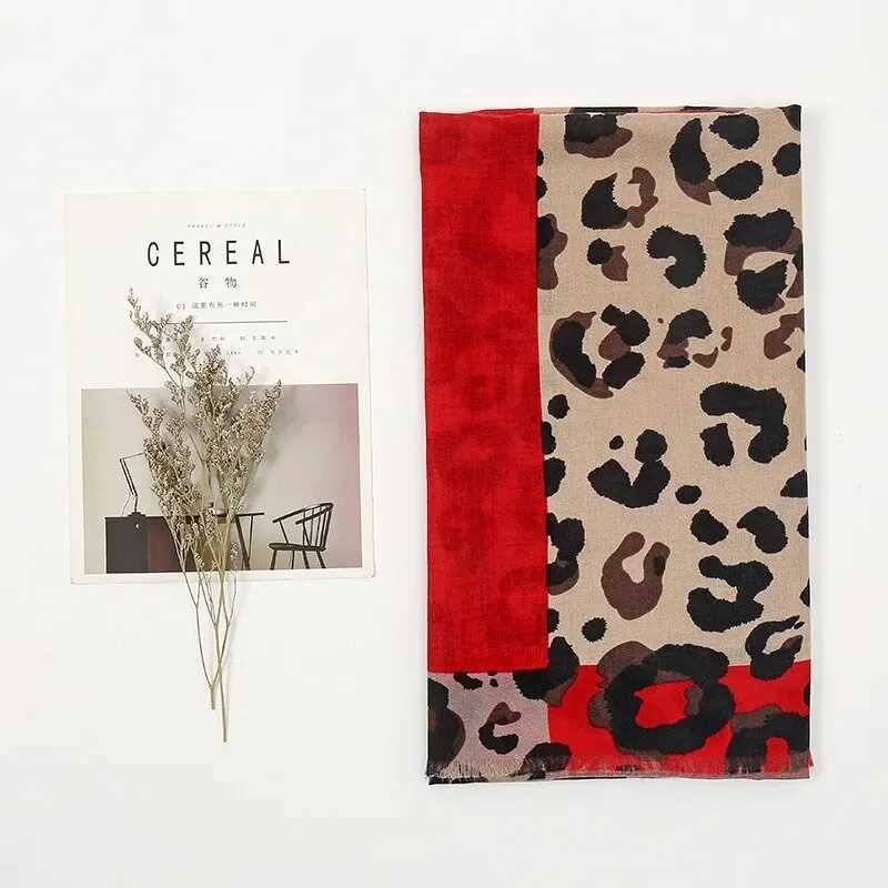 Versatile Cotton Leopard Scarf Wen Thin Brown Shawl Double Color Warm Shawl Fashion Cmuting Style X241017