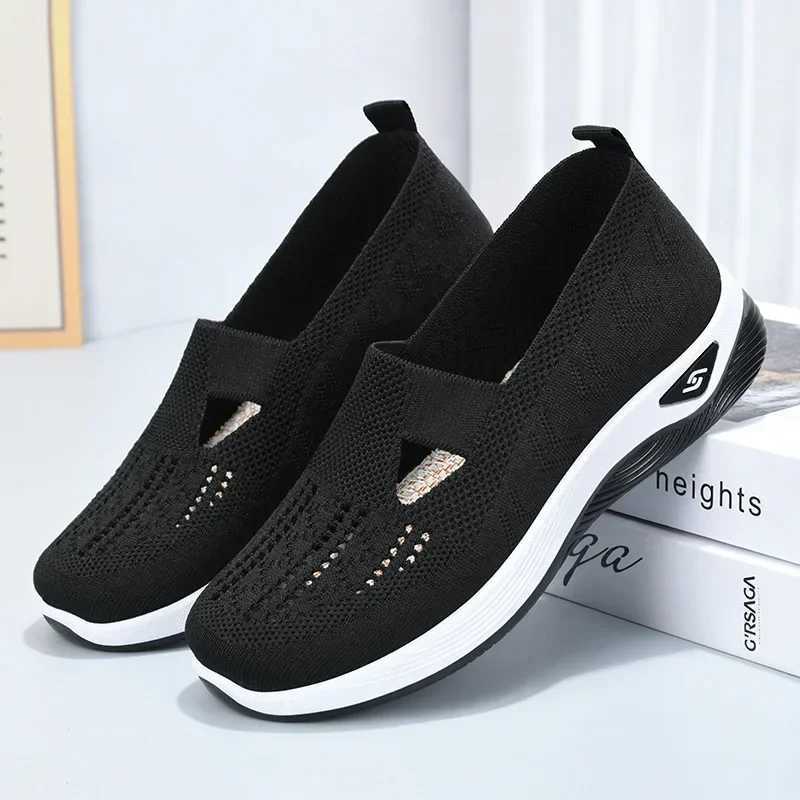 Womens new summer mesh shoes breathable sports shoes woven flat bottomed casual womens walking shoes Y241017
