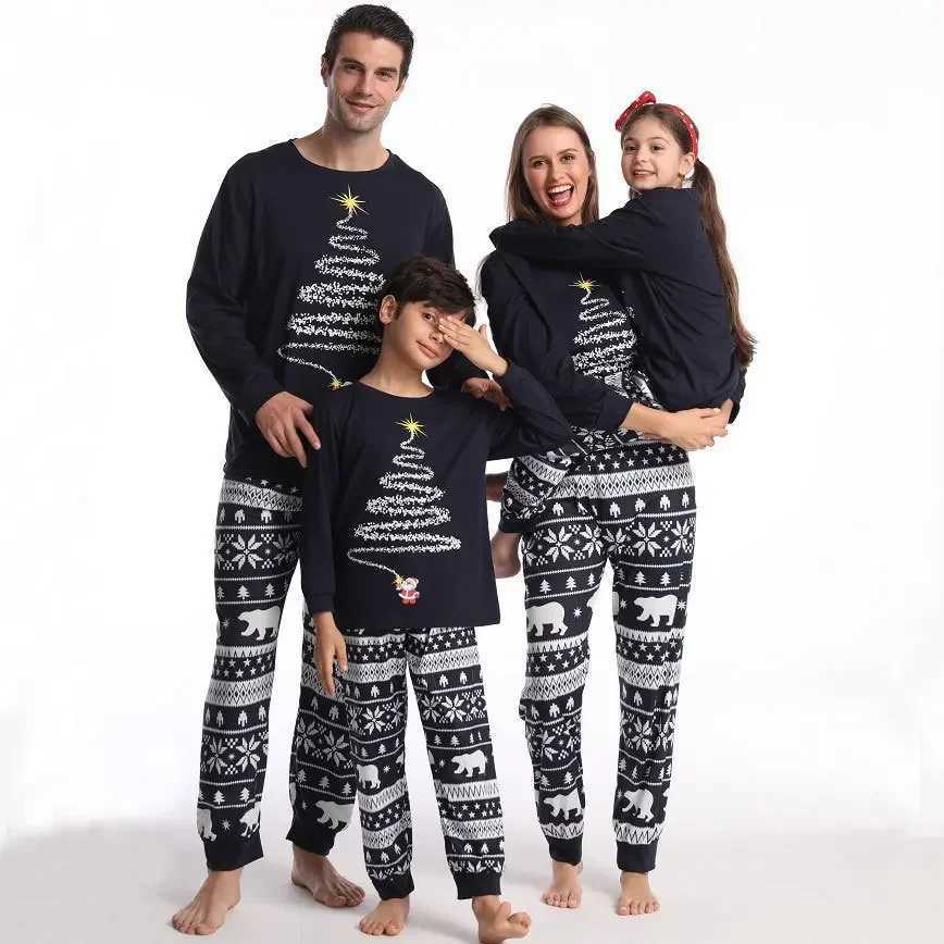2023 Fashion Couple Christmas Pajama Set Mother and Childrens Clothing New Year Christmas Pajama Family Matching Set Baby Dog Pants W241015