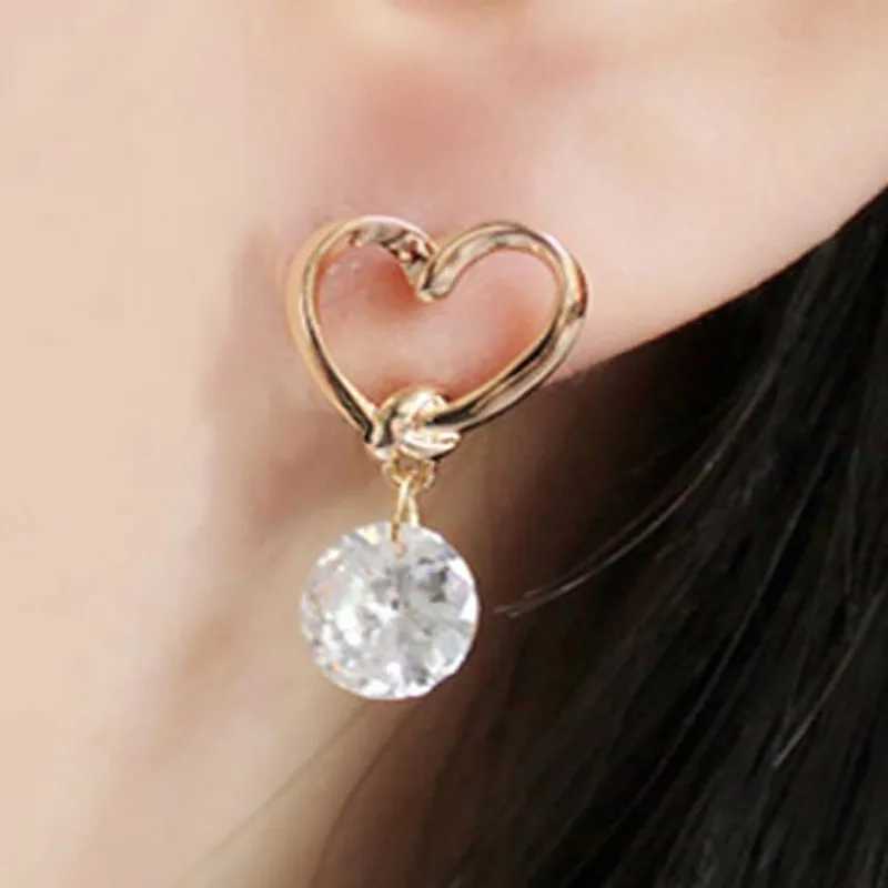 Pearl earrings with cuff clip earrings no perforated bones C-shaped earrings no perforations minimalist earrings suitable for womens fashion jewelry W