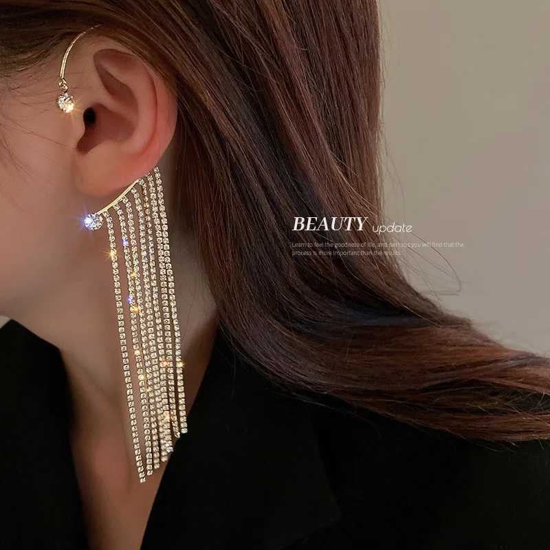 Luxury Womens Earrings 2022 Sparkling Crystal Water Diamond Long Flow Su Earplugs Cuff Clip Earrings Party Wedding Jewelry No Perforation W241017